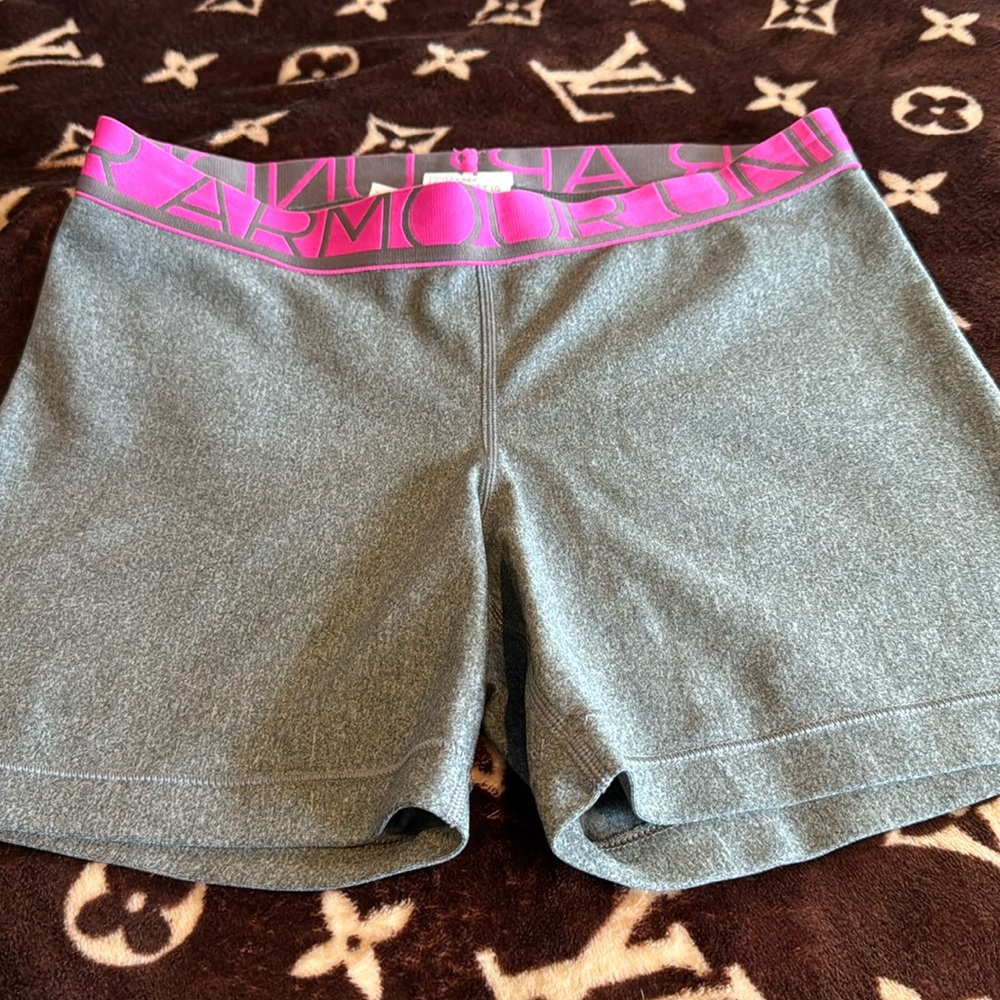 Grey Under Armour compression shorts